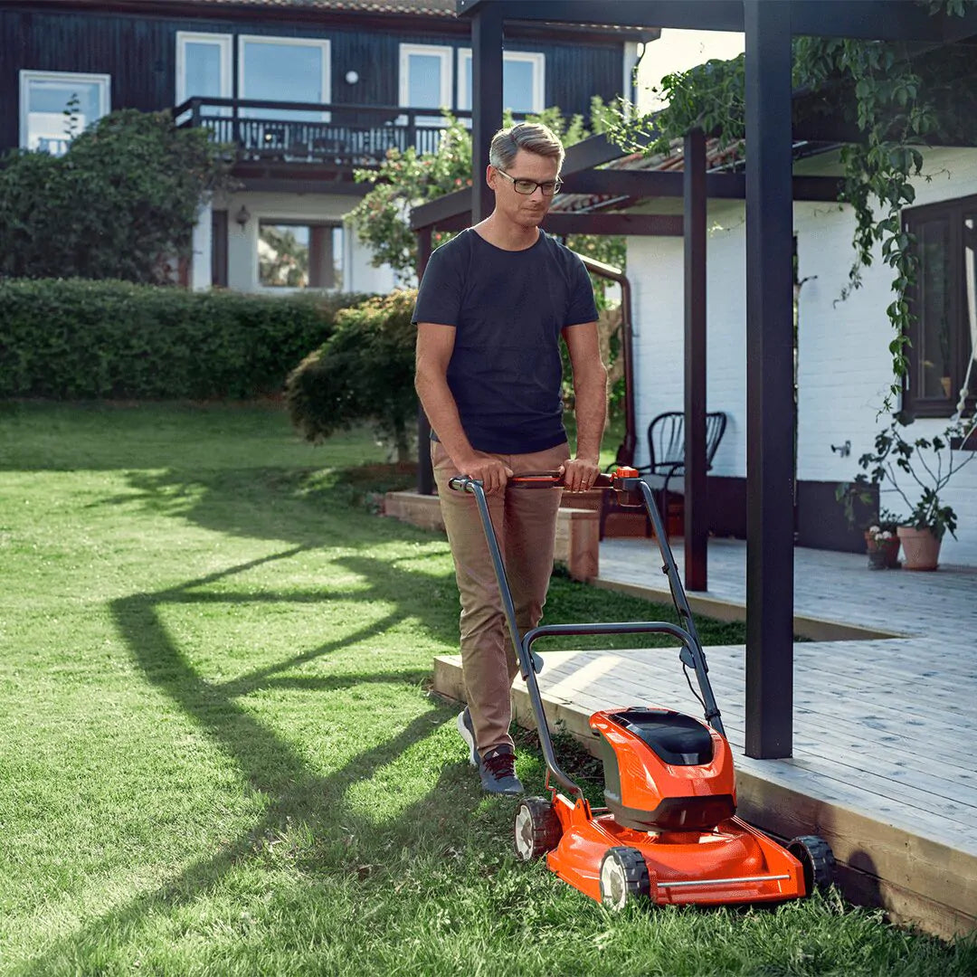 Husqvarna LB 146i Battery Push Lawn Mower - Unit Only